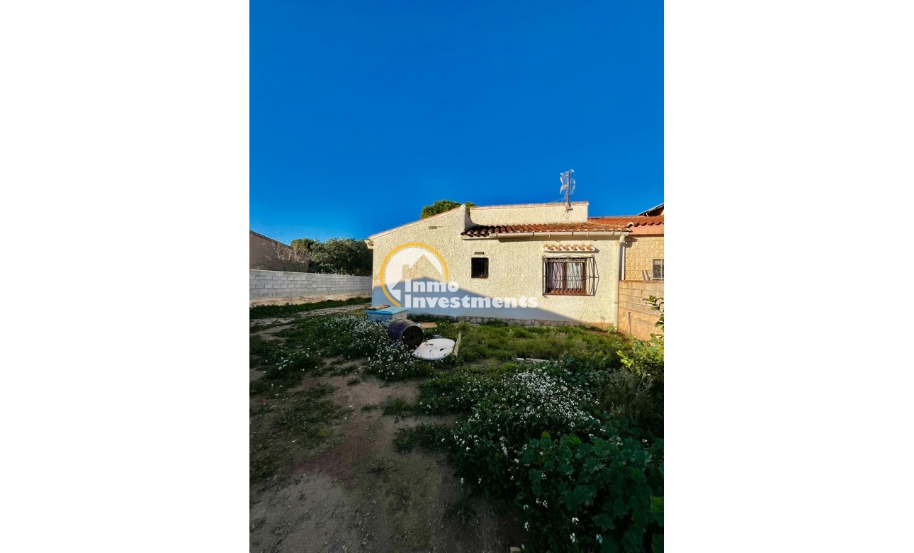 Resale - Villa - Torrevieja - Aguas Nuevas