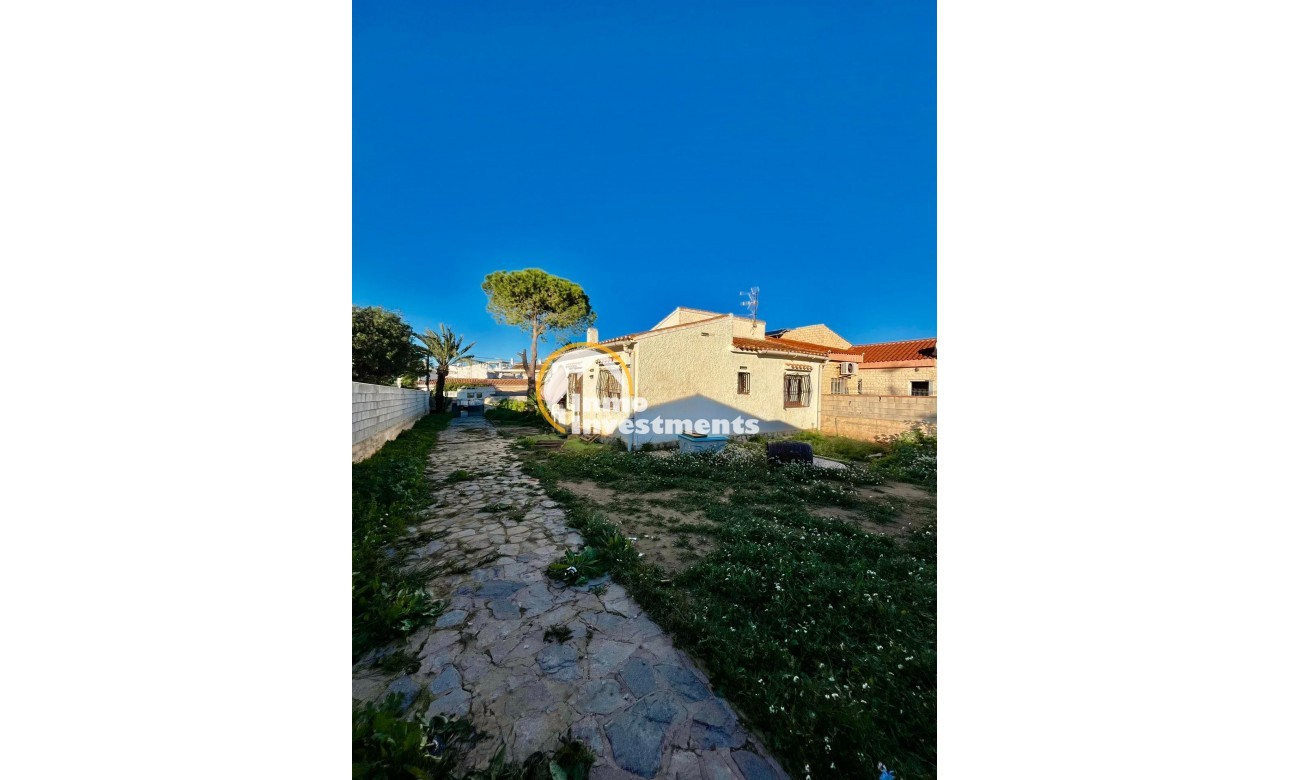 Resale - Villa - Torrevieja - Aguas Nuevas