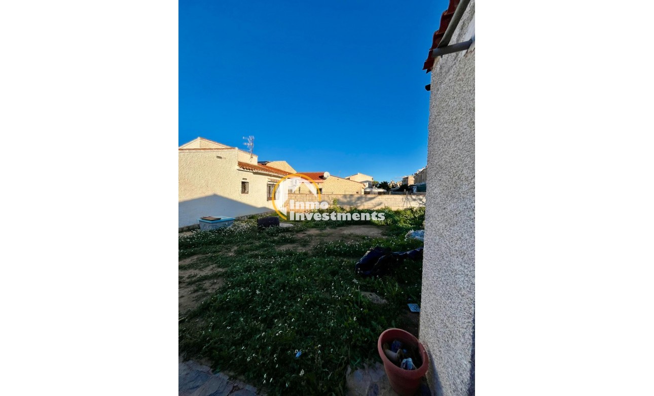 Resale - Villa - Torrevieja - Aguas Nuevas