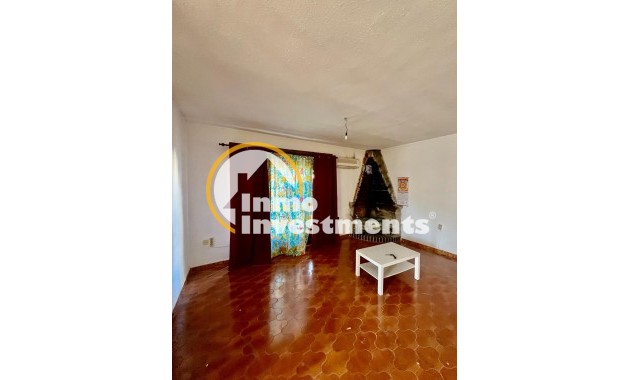 Resale - Villa - Torrevieja - Aguas Nuevas