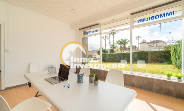 Long term rental - Commercial - Orihuela Costa - La Zenia
