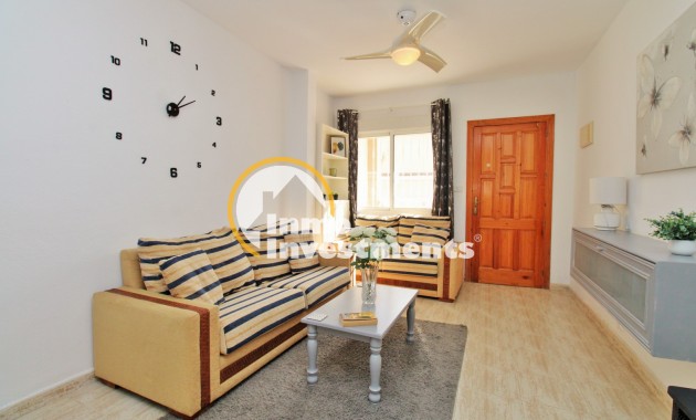 Resale - Apartment - Villamartin
