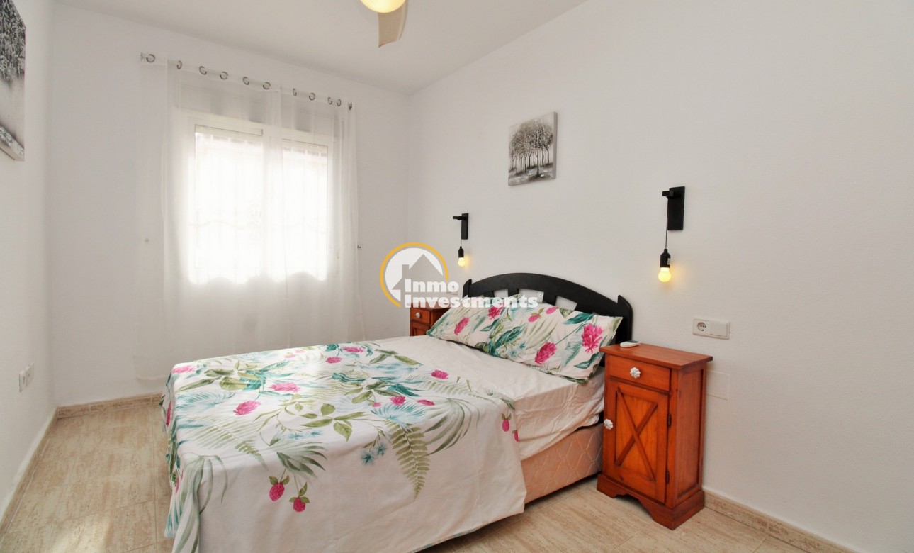 Resale - Apartment - Villamartin