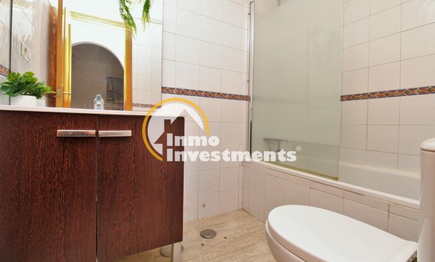 Resale - Apartment - Villamartin