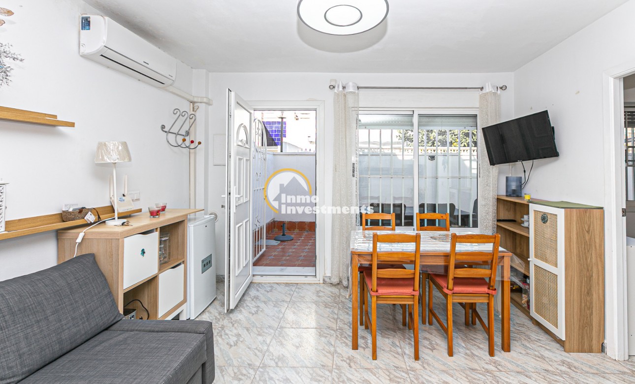 Resale - Bungalow - Torrevieja