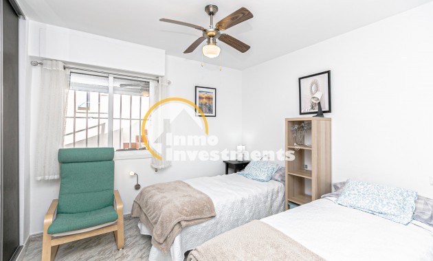 Resale - Bungalow - Torrevieja