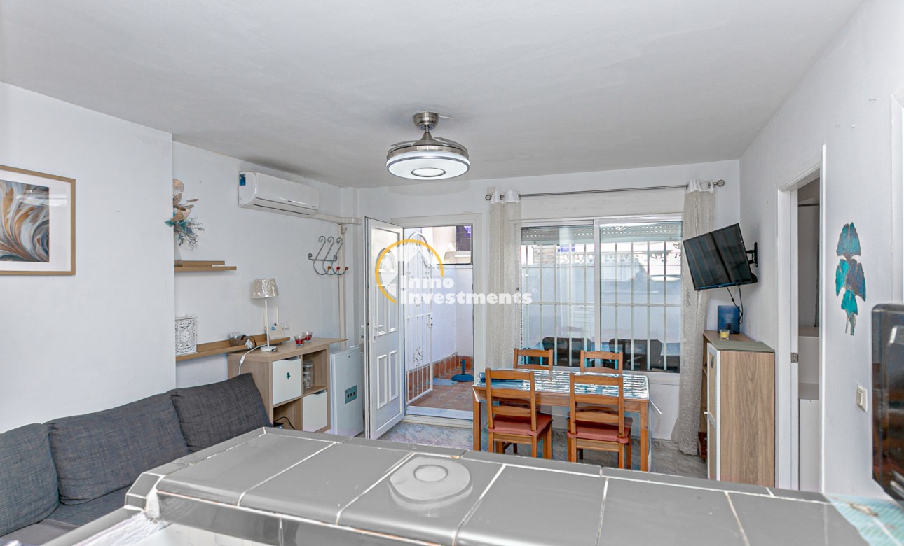 Resale - Bungalow - Torrevieja