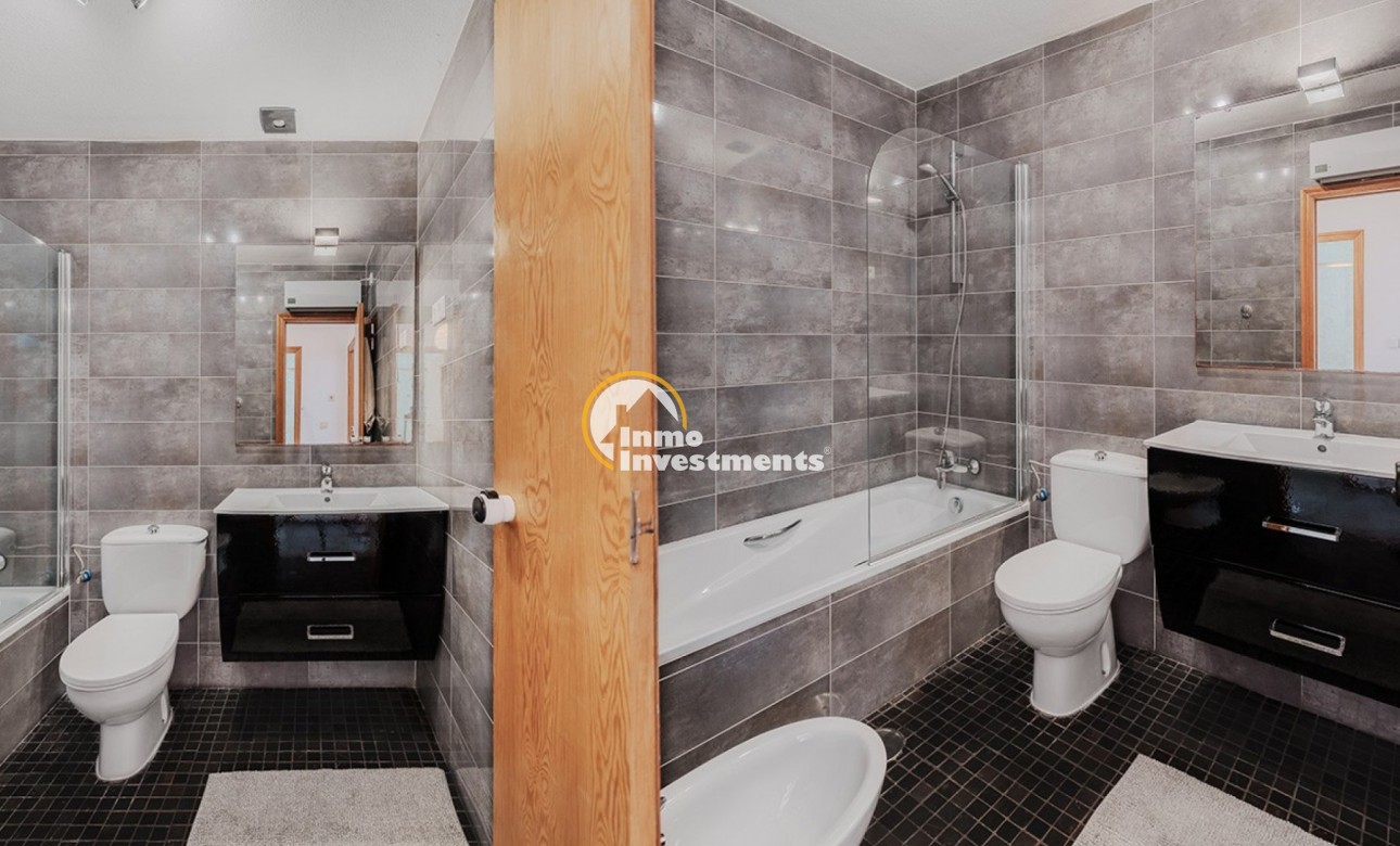 Gebrauchtimmobilien - Reihenhaus - Villamartin