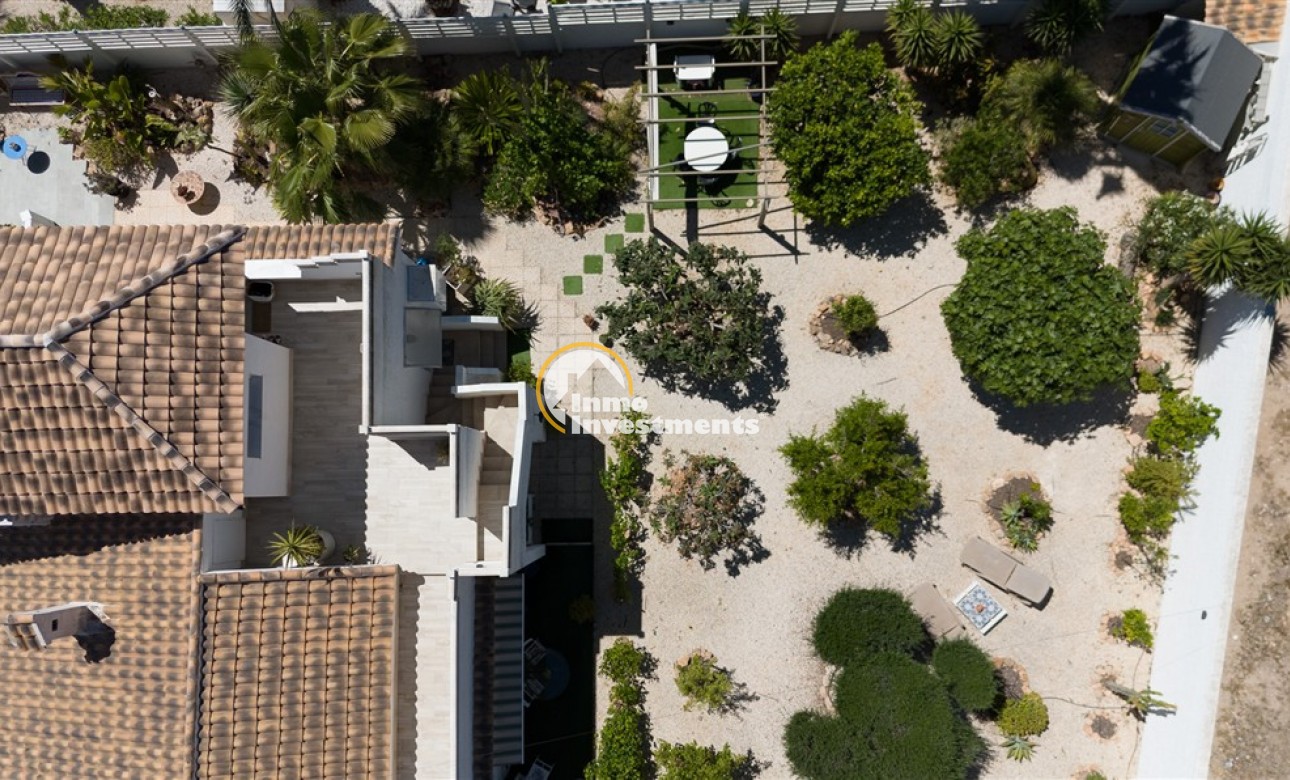 Resale - Villa - Torrevieja - La Siesta