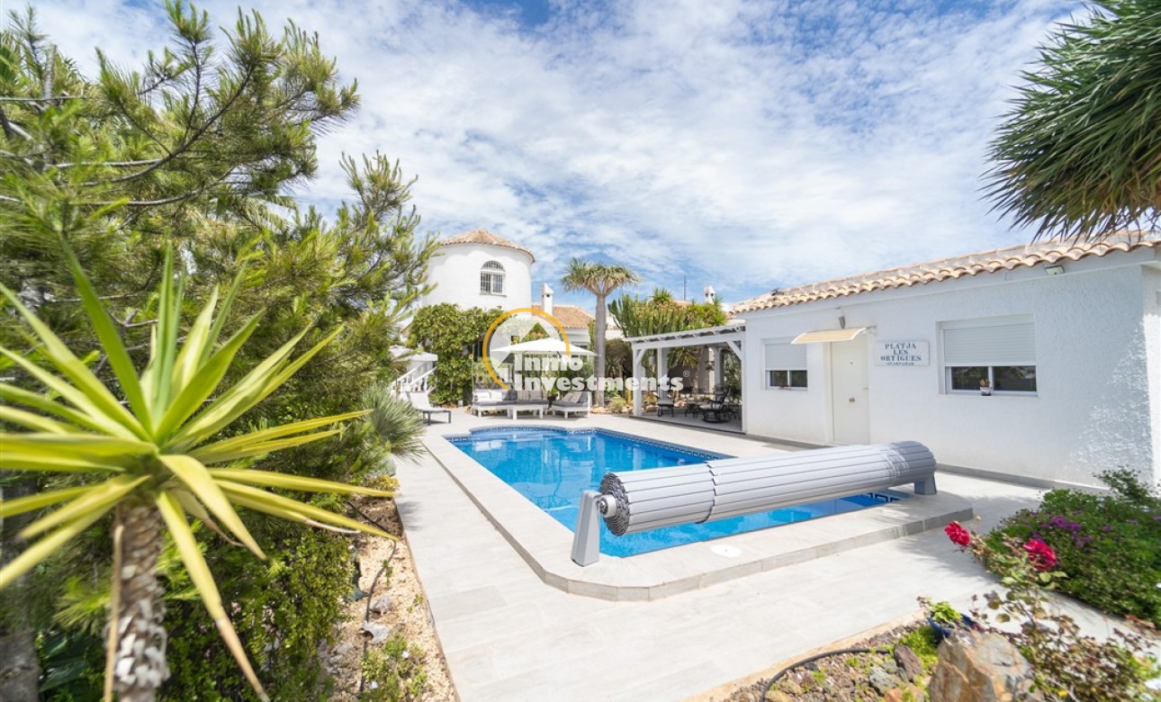 Resale - Villa - Torrevieja - La Siesta