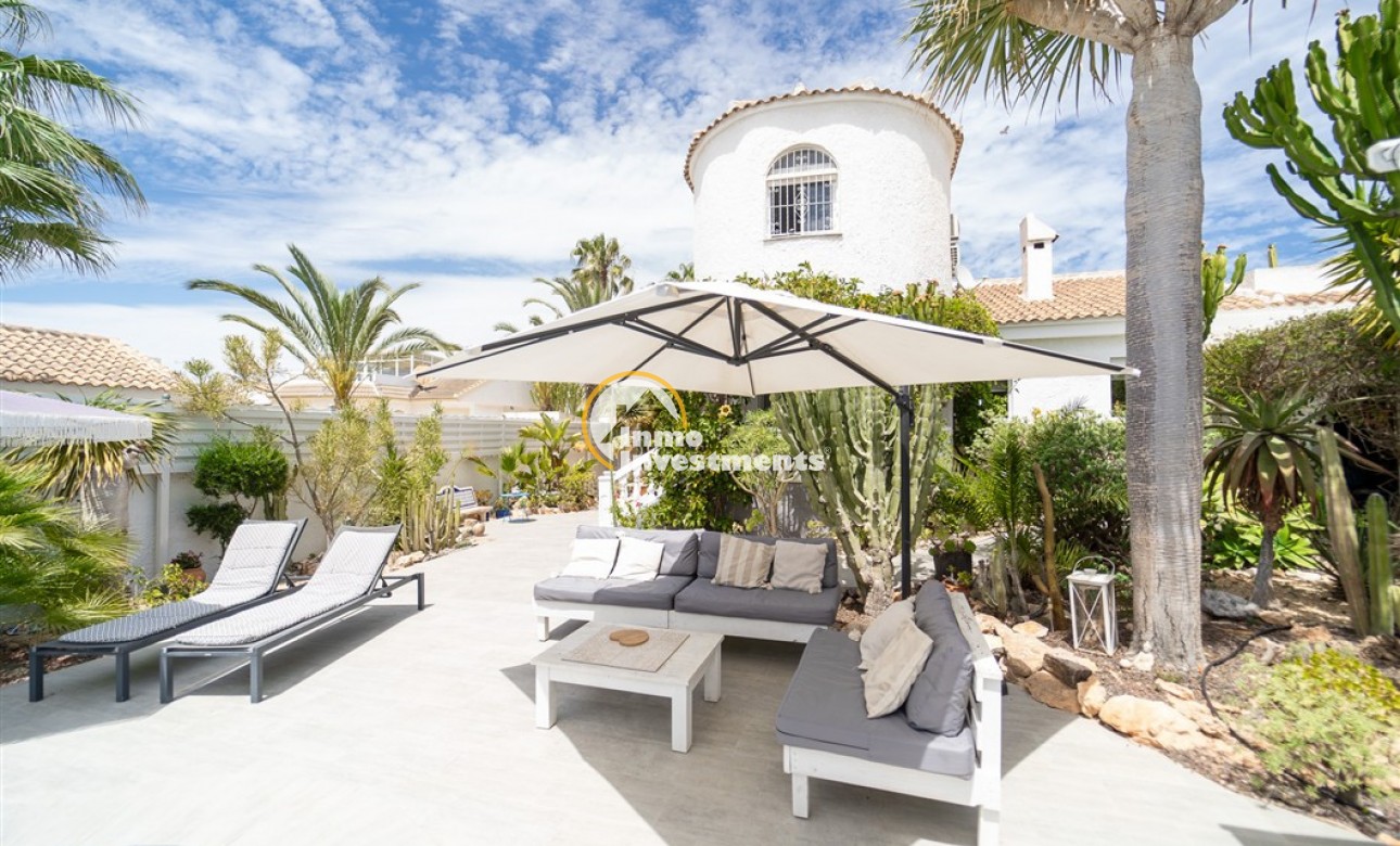 Resale - Villa - Torrevieja - La Siesta