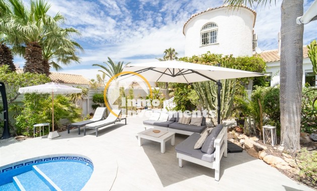 Resale - Villa - Torrevieja - La Siesta