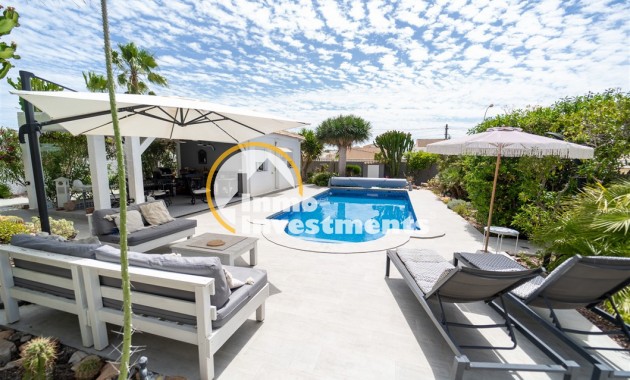 Resale - Villa - Torrevieja - La Siesta