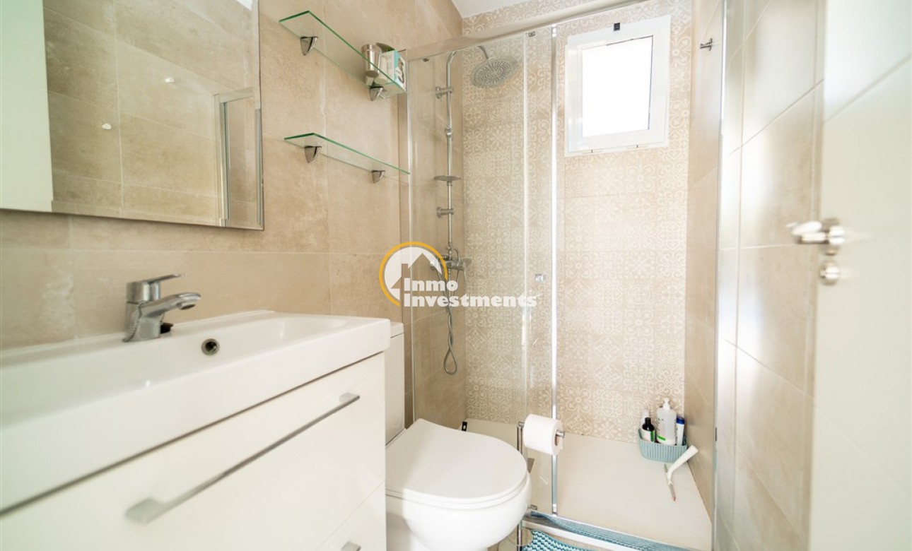 Resale - Villa - Torrevieja - La Siesta