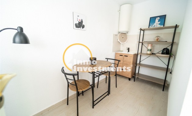 Resale - Villa - Torrevieja - La Siesta