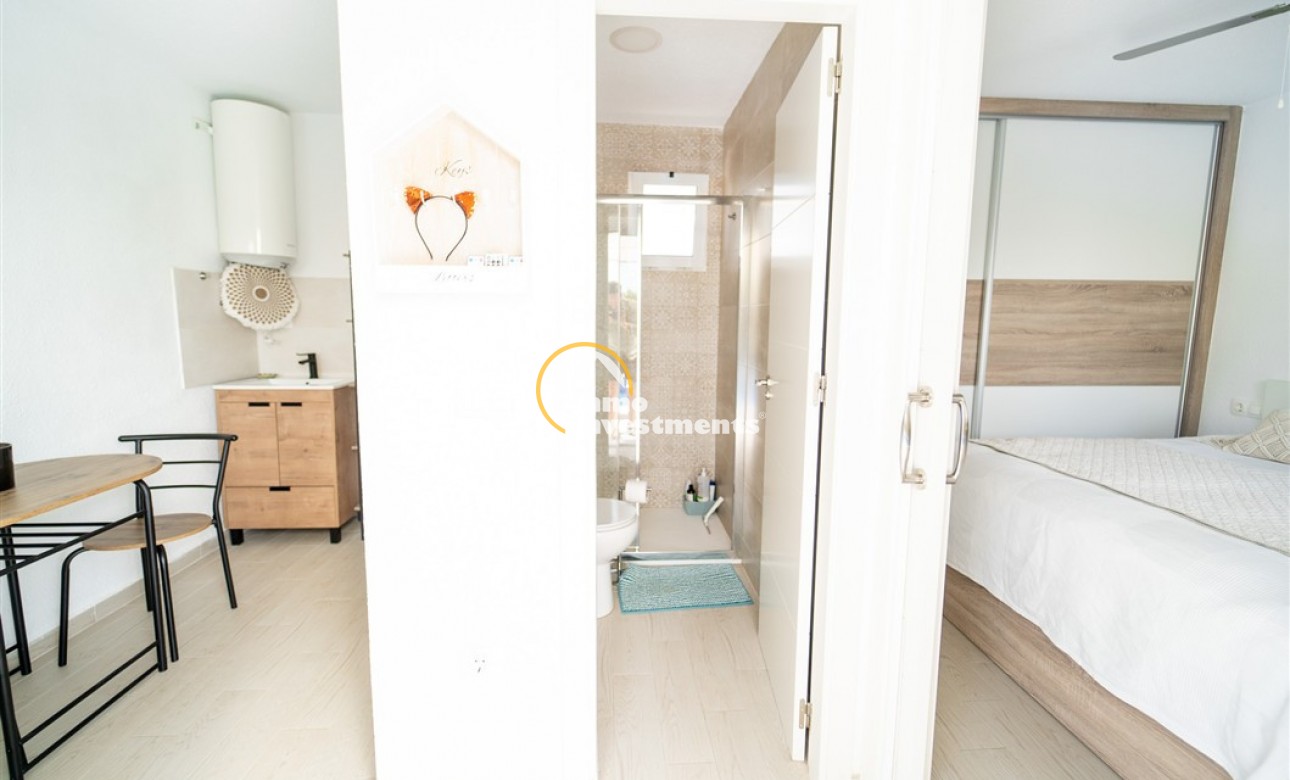 Resale - Villa - Torrevieja - La Siesta