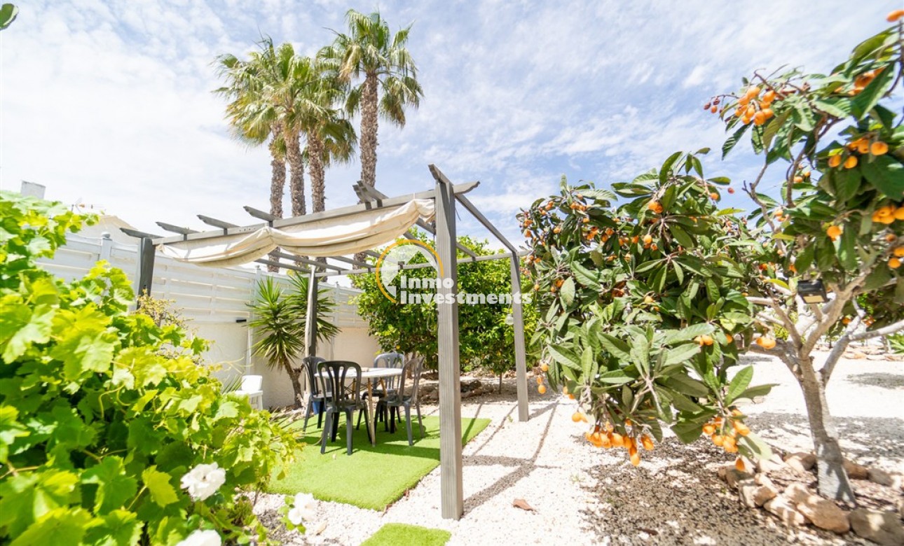 Resale - Villa - Torrevieja - La Siesta