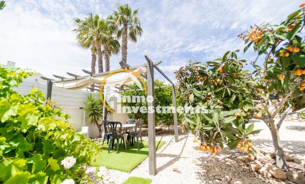 Resale - Villa - Torrevieja - La Siesta