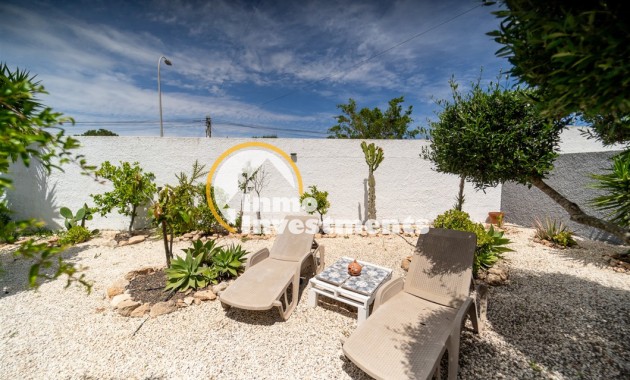 Resale - Villa - Torrevieja - La Siesta