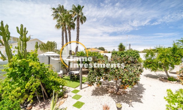 Resale - Villa - Torrevieja - La Siesta