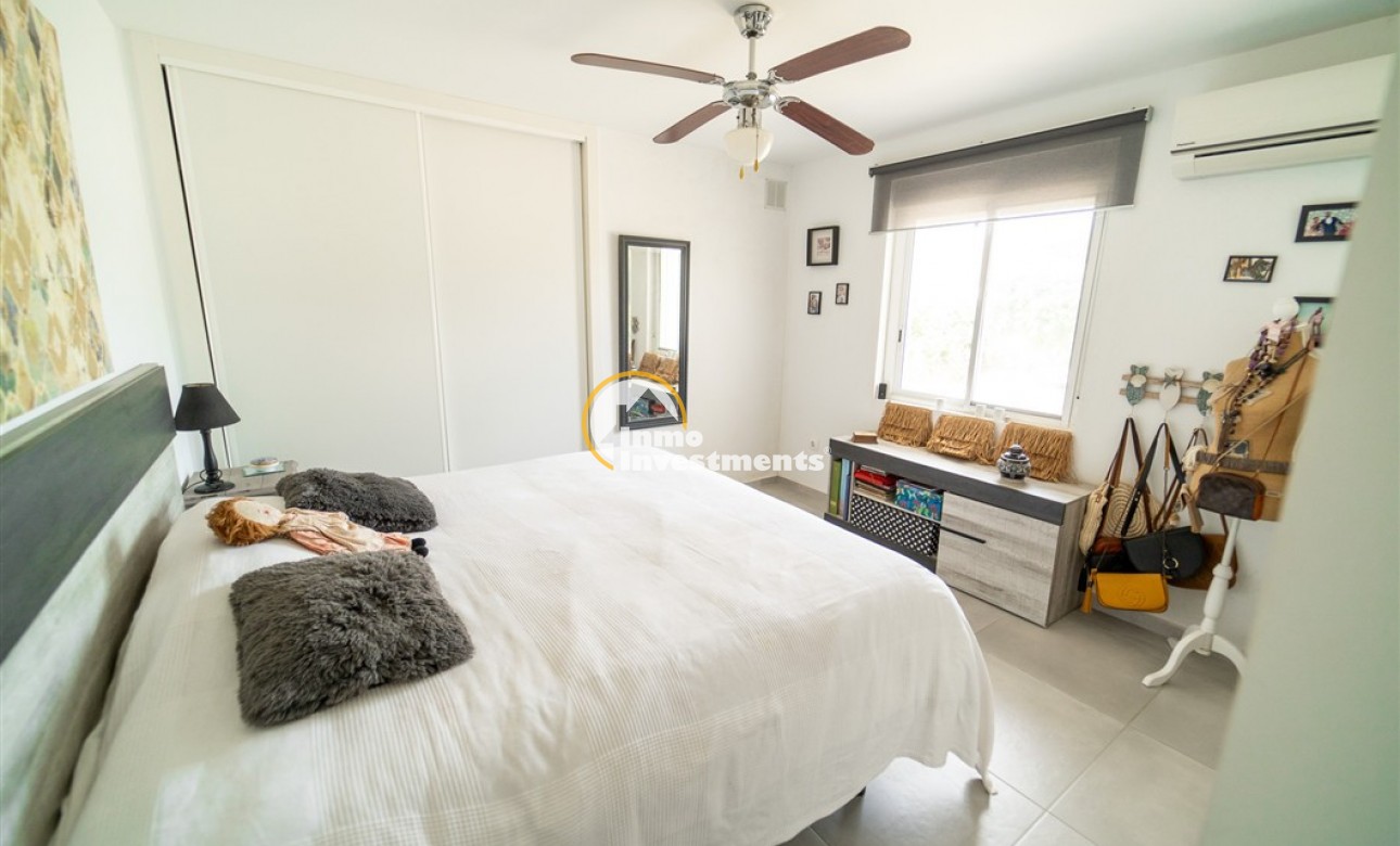 Resale - Villa - Torrevieja - La Siesta