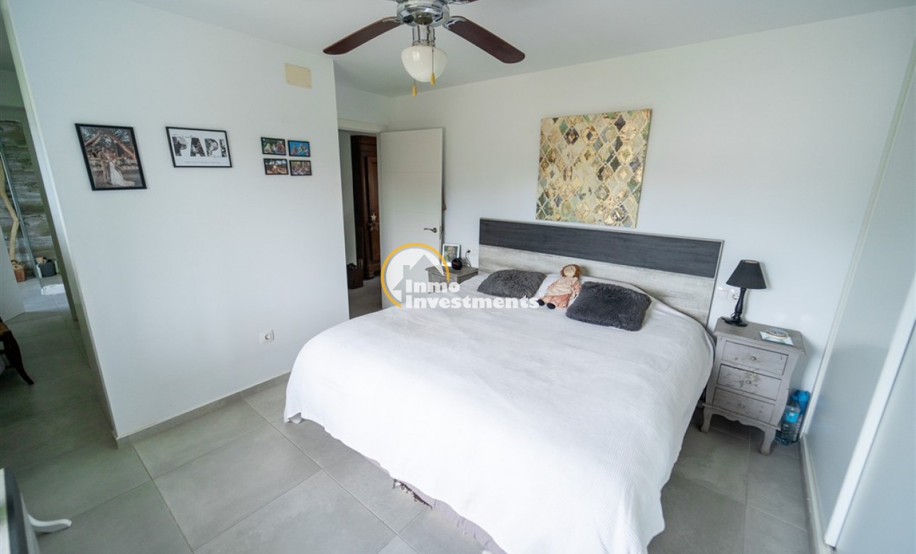 Resale - Villa - Torrevieja - La Siesta