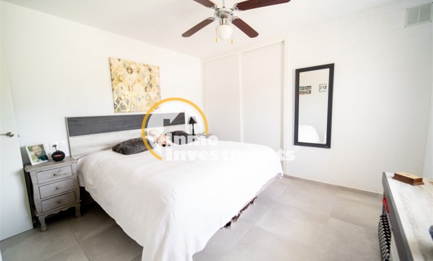 Resale - Villa - Torrevieja - La Siesta