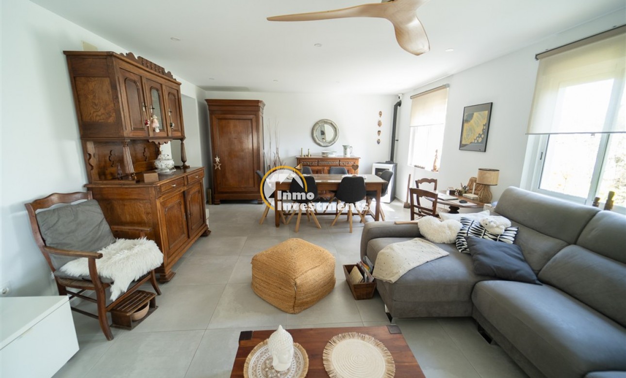 Resale - Villa - Torrevieja - La Siesta