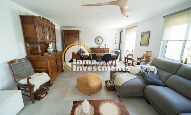 Resale - Villa - Torrevieja - La Siesta