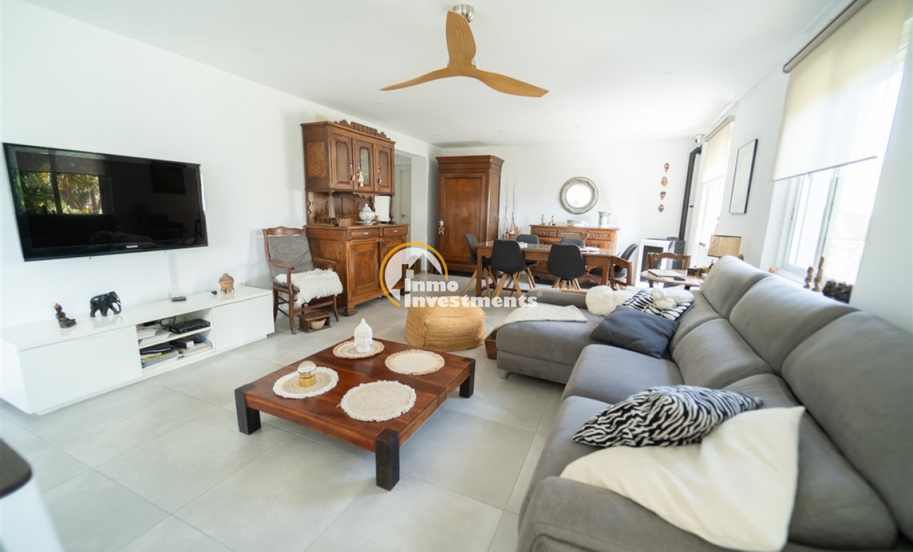 Resale - Villa - Torrevieja - La Siesta