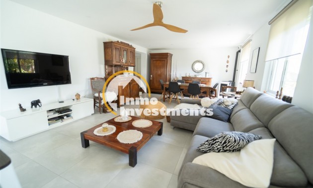 Resale - Villa - Torrevieja - La Siesta