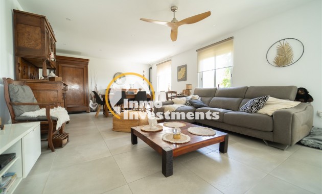 Resale - Villa - Torrevieja - La Siesta