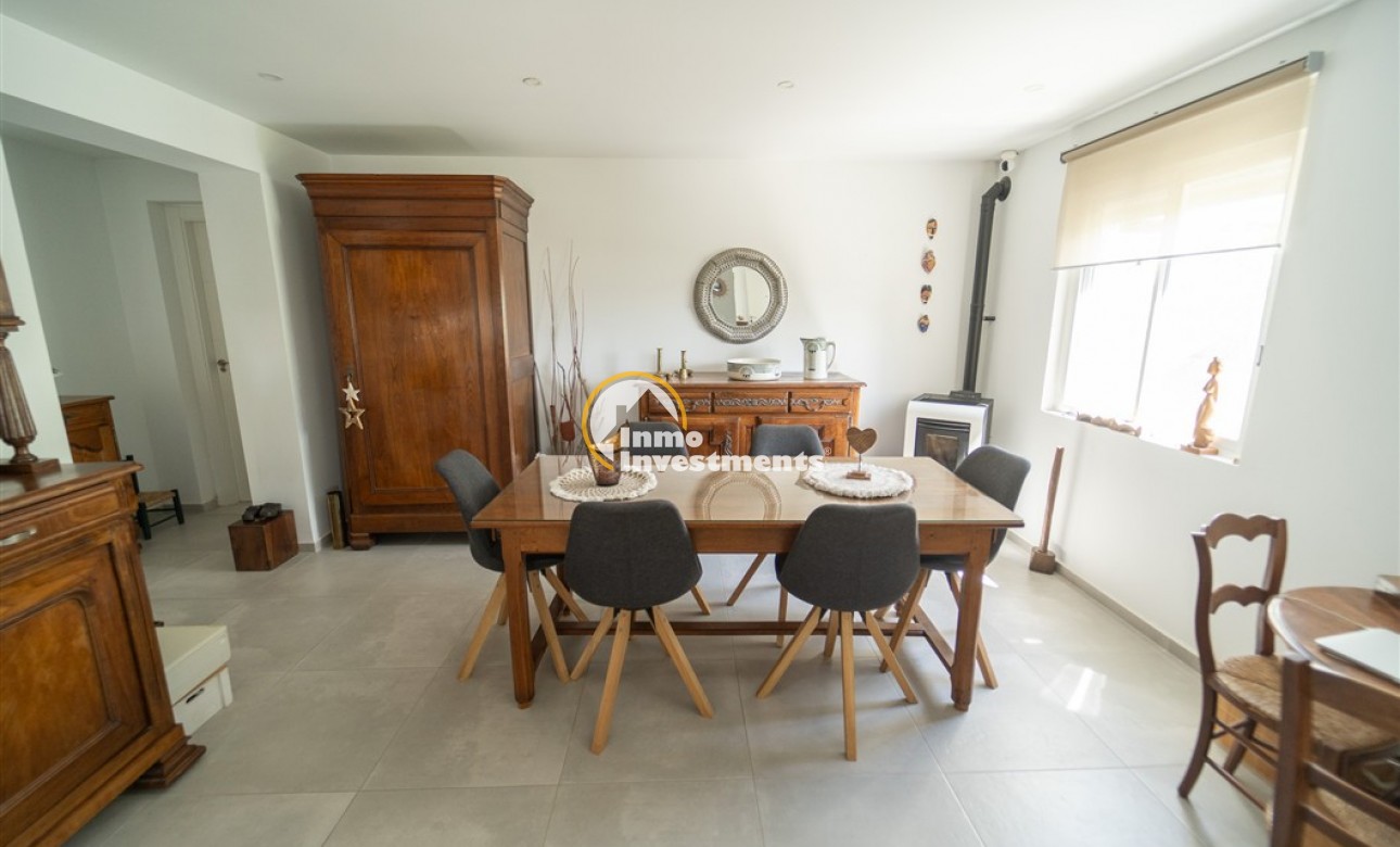 Resale - Villa - Torrevieja - La Siesta