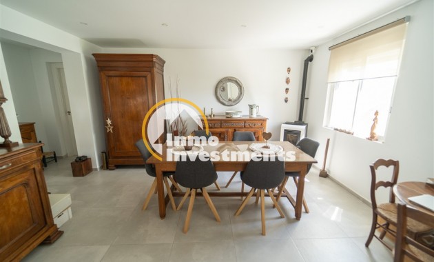 Resale - Villa - Torrevieja - La Siesta