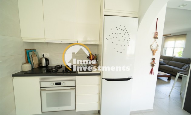 Resale - Villa - Torrevieja - La Siesta