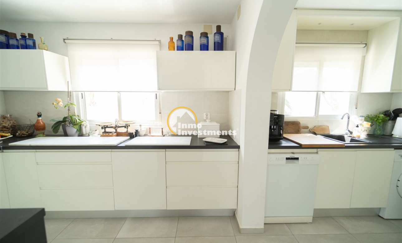 Resale - Villa - Torrevieja - La Siesta