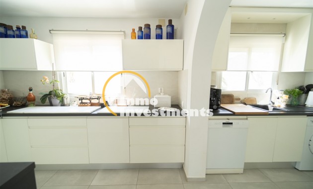 Resale - Villa - Torrevieja - La Siesta