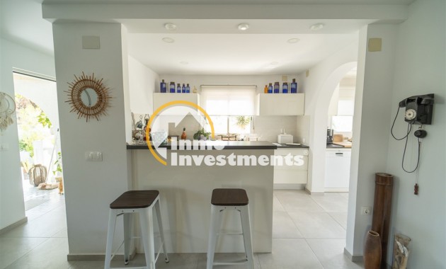 Resale - Villa - Torrevieja - La Siesta