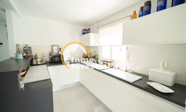 Resale - Villa - Torrevieja - La Siesta