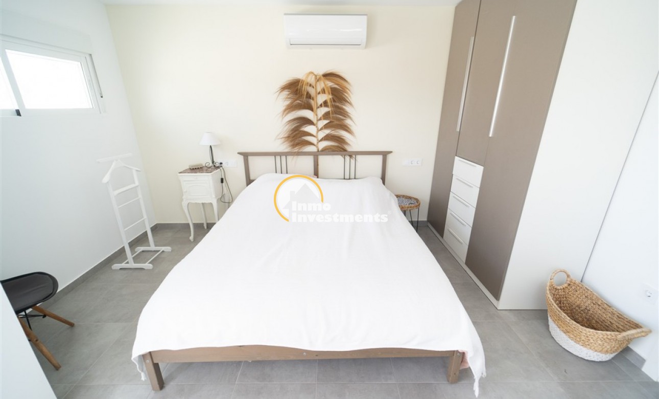 Resale - Villa - Torrevieja - La Siesta