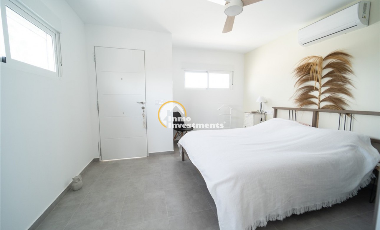 Resale - Villa - Torrevieja - La Siesta