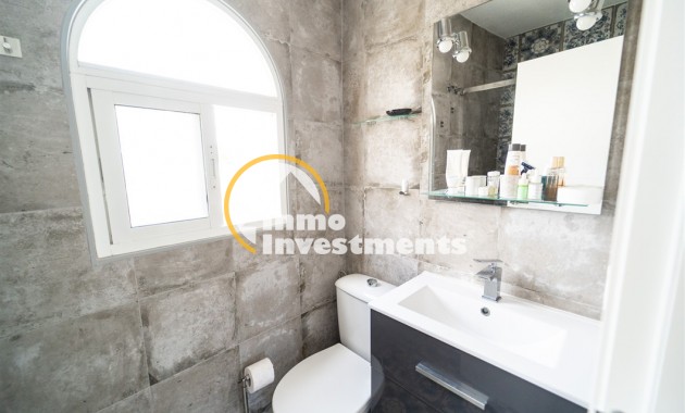 Resale - Villa - Torrevieja - La Siesta