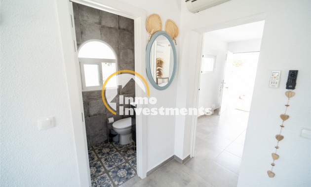 Resale - Villa - Torrevieja - La Siesta