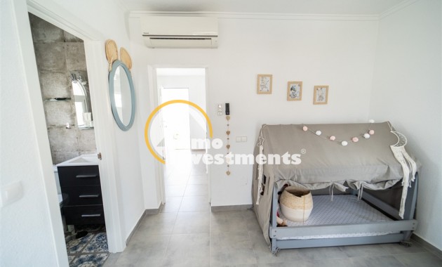 Resale - Villa - Torrevieja - La Siesta