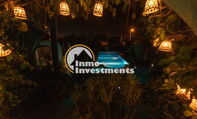 Resale - Villa - Torrevieja - La Siesta