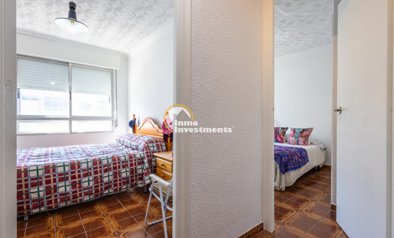 Resale - Apartment - Torrevieja - Playa del Acequion