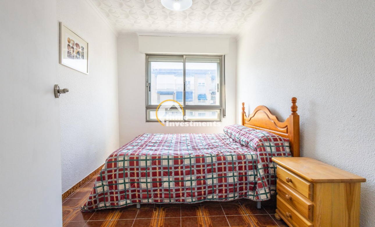 Resale - Apartment - Torrevieja - Playa del Acequion