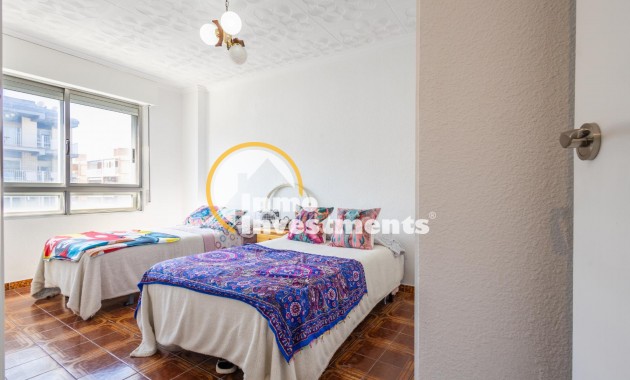 Resale - Apartment - Torrevieja - Playa del Acequion