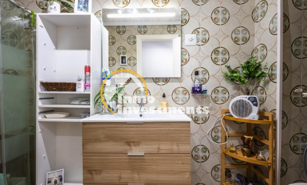 Resale - Apartment - Torrevieja - Playa del Acequion