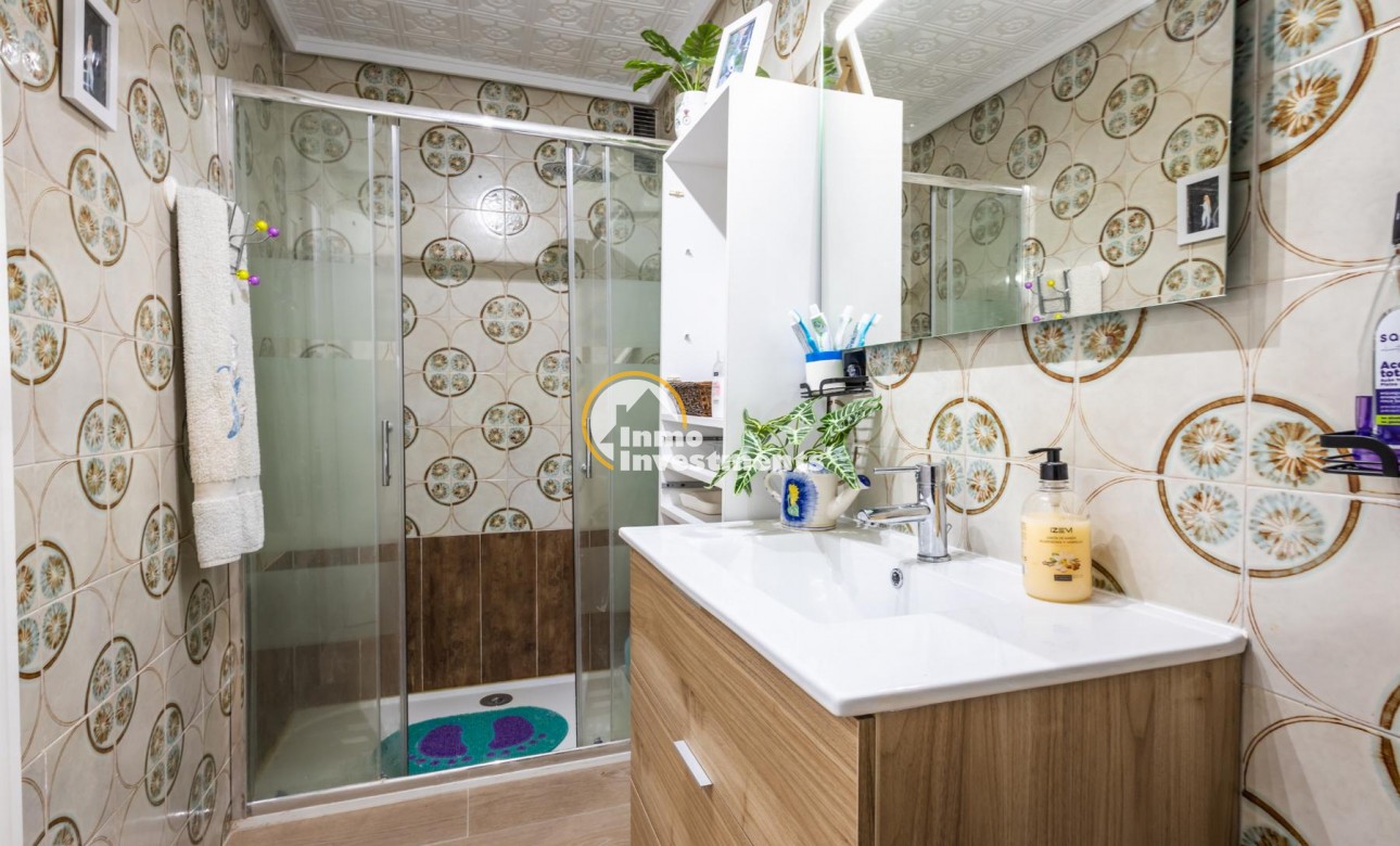 Resale - Apartment - Torrevieja - Playa del Acequion